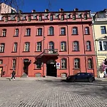 Old Town Hideaway & Zeppelin Market Walk Apartment